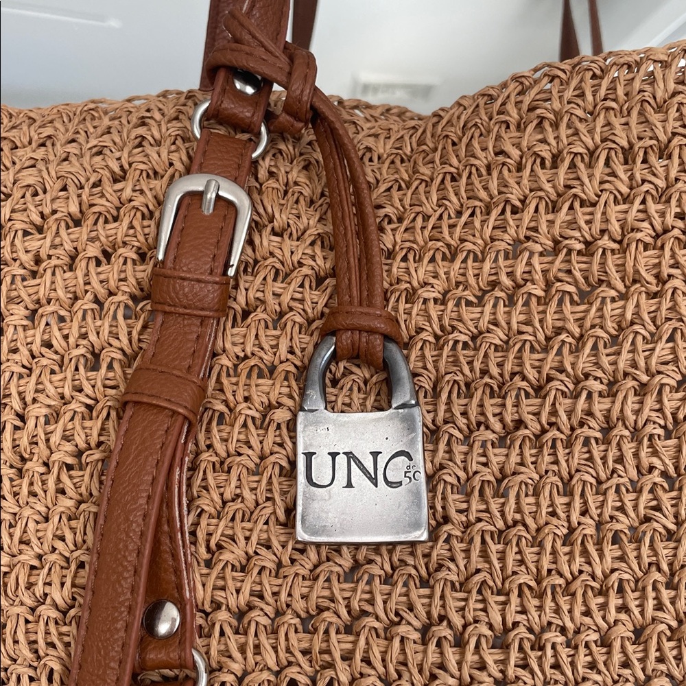 Brand new Uno woven bag. - Picture 2 of 6